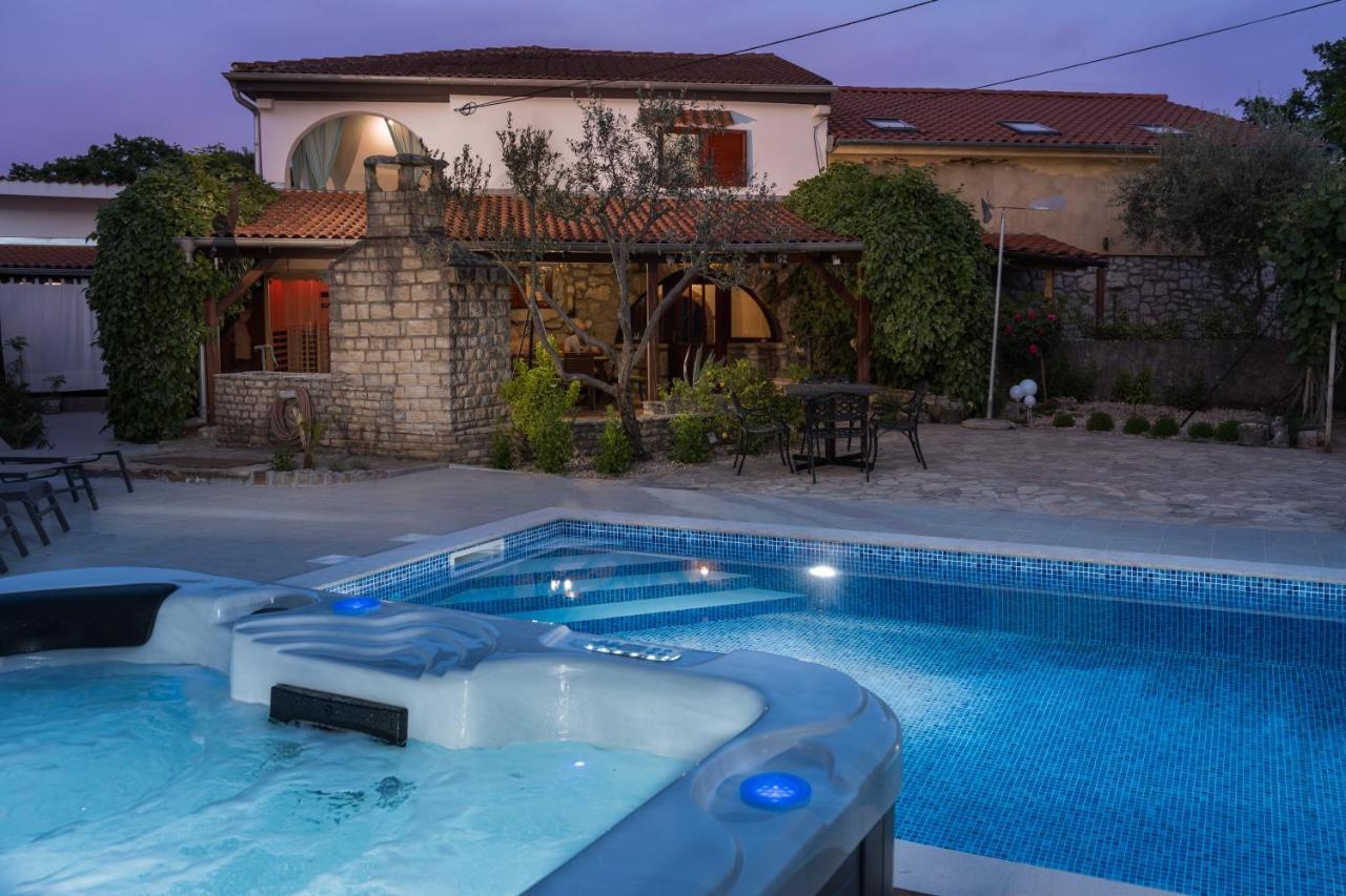 Stone Lady Holiday Home With Pool&Hot Tub,Sauna,Bbq,Garden Rasopasno Экстерьер фото
